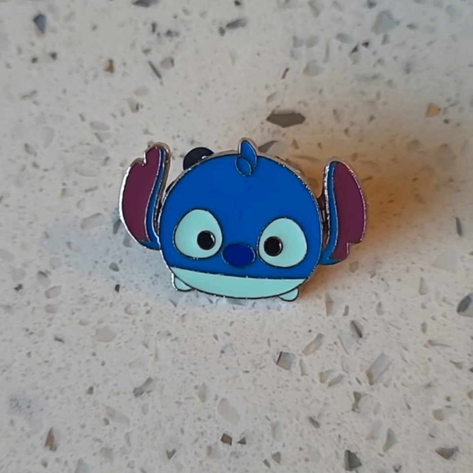Official Disney Cute Baby Stitch Alien Tsum Tsum Pin 9$